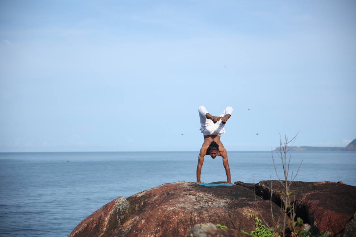 Yoga_course_in_India.JPG